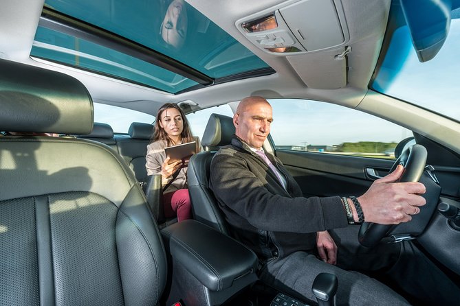 Amsterdam Schiphol Airport (AMS) Round Trip transfer to Amsterdam City - A private car instead of the taxi queue