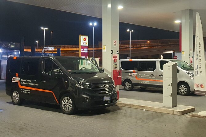 Amsterdam Schiphol Airport (AMS) to Amsterdam - Arrival Private Transfer - The driver and the first Amsterdam advice