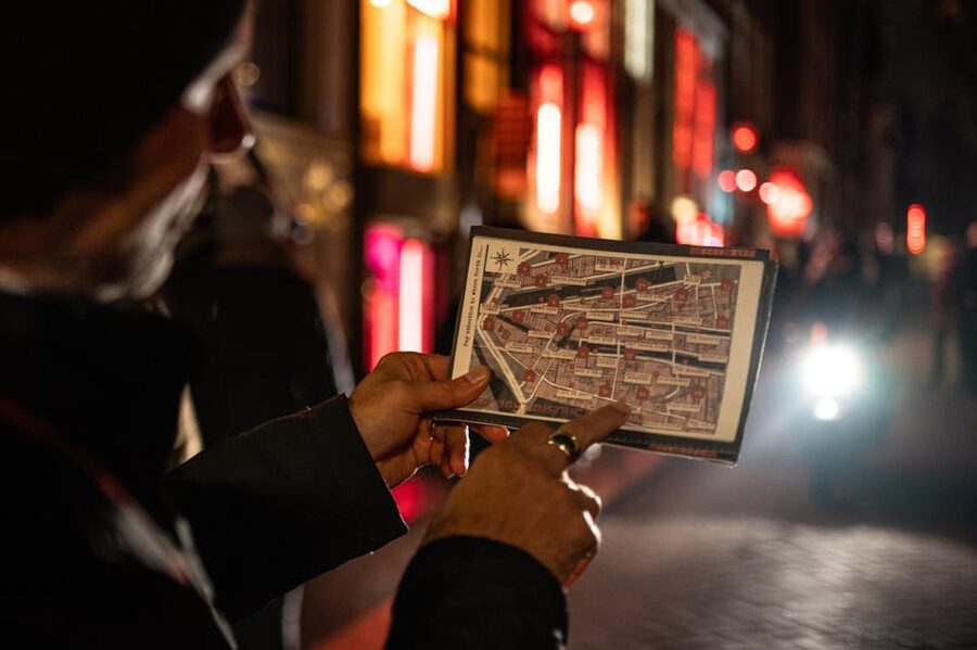 Amsterdam: Self-guided Red Light District Pub Crawl Mystery - Who should book this three-hour mystery?