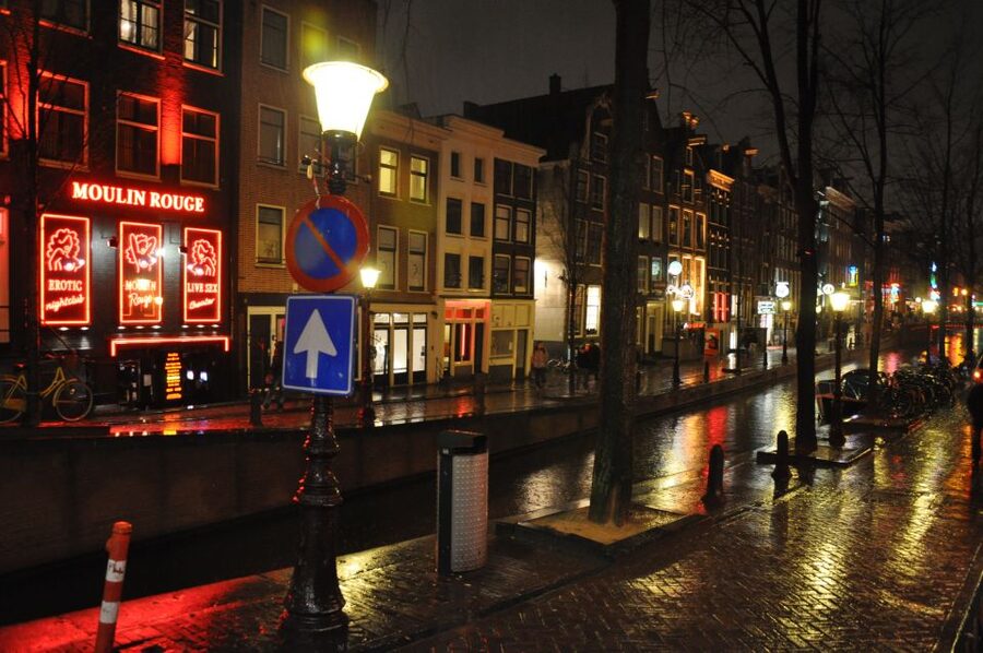 Amsterdam: Sex, Drugs, and Freedom Walking Tour - Local anecdotes make the route easier to remember