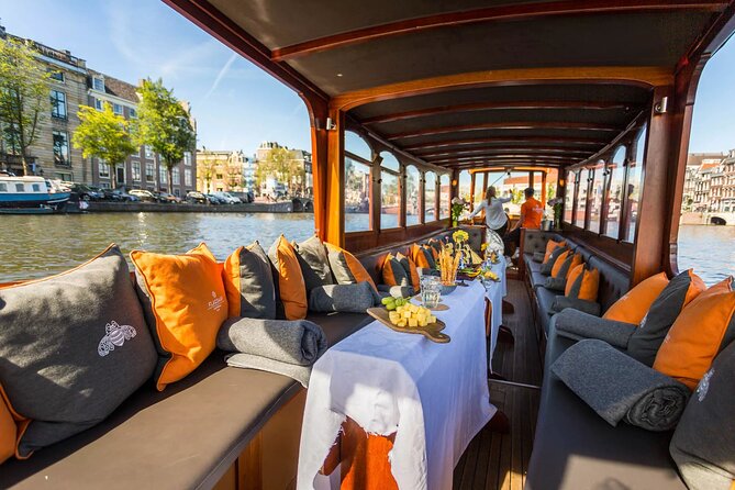 Amsterdam Small-Group Bike Tour With Canal Cruise, Drinks, Cheese - Who will get the most from this tour?
