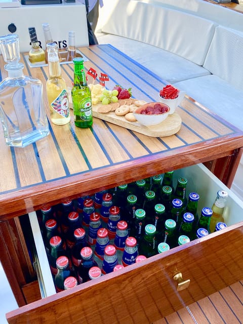 Amsterdam Small Group Canal Cruise inc Snacks/Drinks Winter - A warmer, smaller way to see Amsterdam’s canals