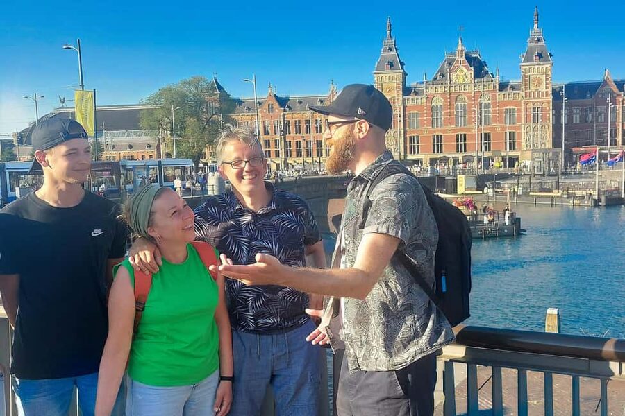 Amsterdam: Small-group Guided Walking Tour (French/English) - What Chris adds beyond the sights