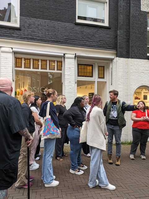Amsterdam: small group tour: History, humor & hidden gems - Stepping into Begijnhof