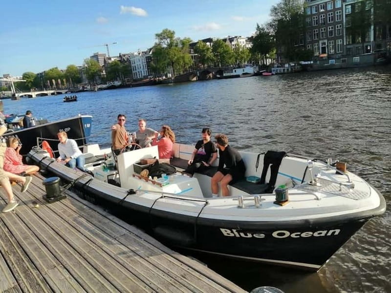 Amsterdam: The Bulldog Boat Smoke and Booze Cruise - Who should book this cruise?