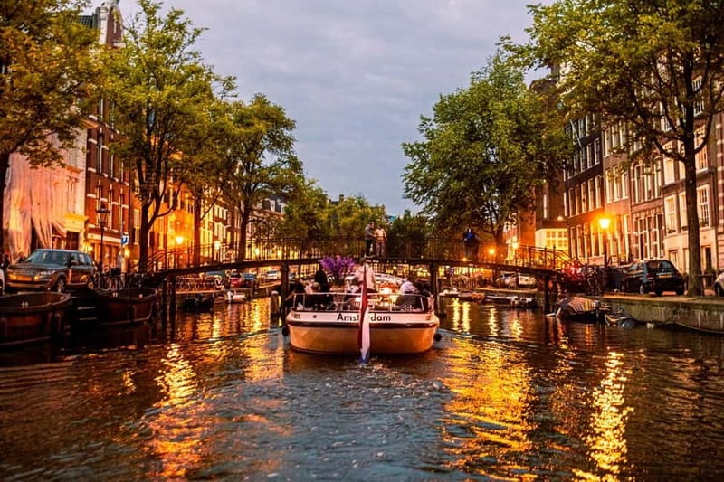 Amsterdam: The Bulldog Boat Smoke and Booze Cruise - Central Station or Leidseplein?