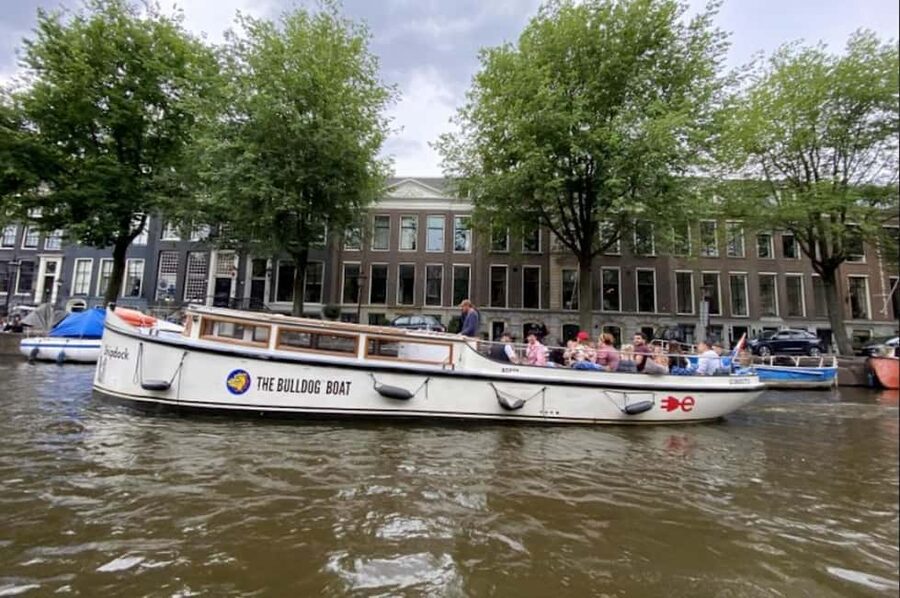 Amsterdam: The Bulldog Boat Smoke and Booze Cruise - From the old city wall to the Amstel River