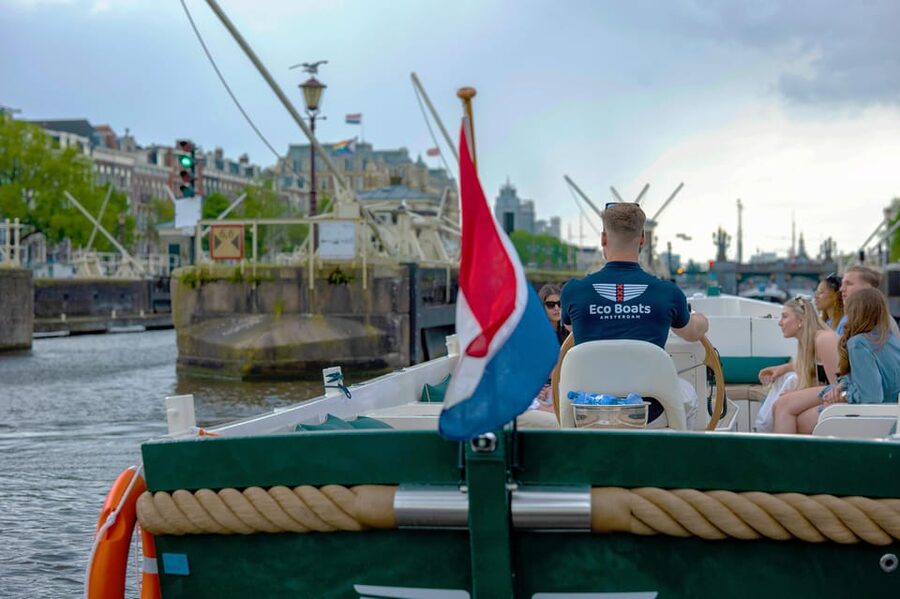Amsterdam: The Newest Canal Cruise with Drink Option - Drinks, weather, and comfort