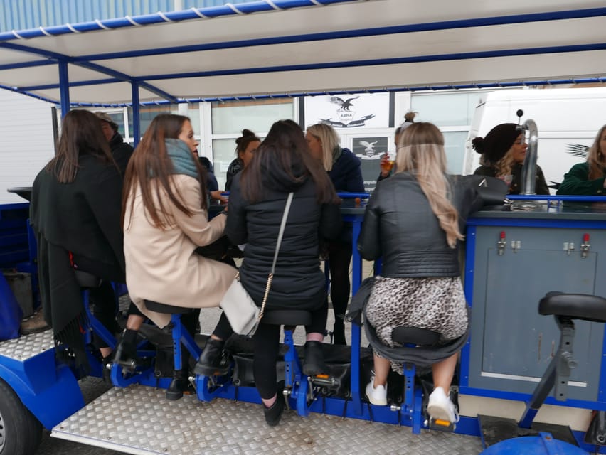 Amsterdam: The Original BUBBLES & BIKE Private Prosecco Tour - Cruising beyond central Amsterdam