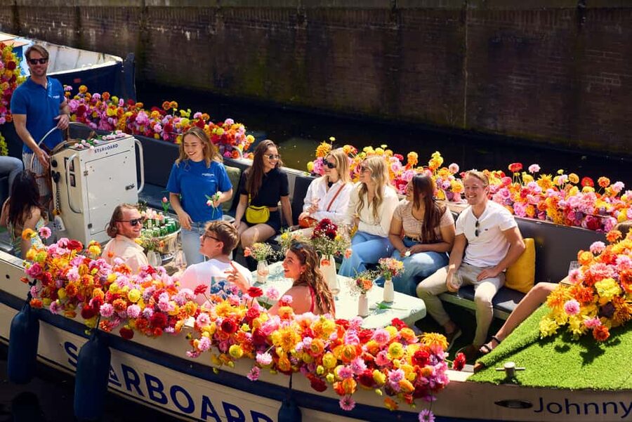 Amsterdam: The Original Flower Boat with Local Guide and Bar - Seven Bridges and the Dancing Houses