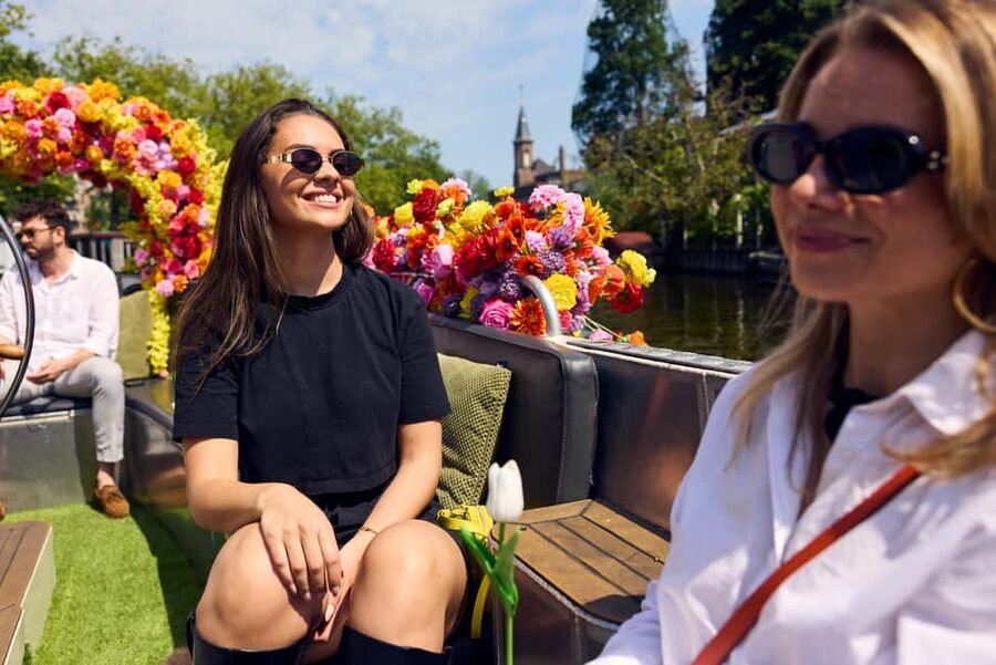 Amsterdam: The Original Flower Boat with Local Guide and Bar - The flower theme, from tulips to the Flower Bike Man