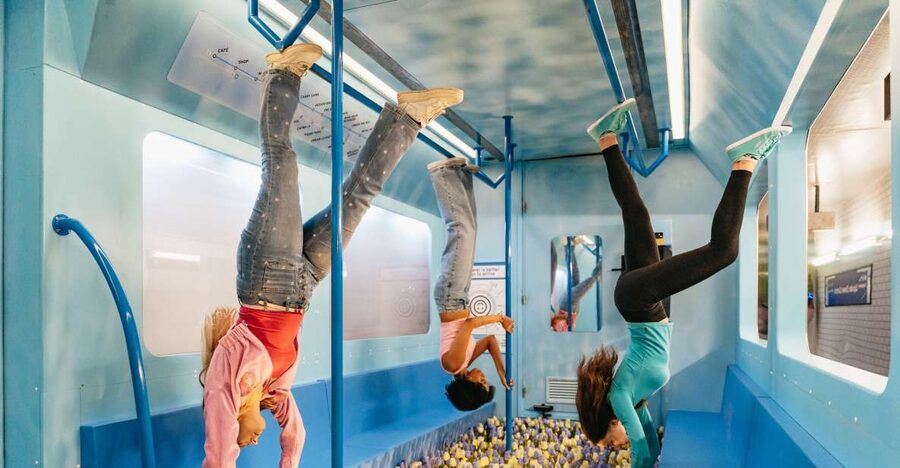 Amsterdam: The Upside Down Museum Entrance Ticket - Getting the most from the photo system