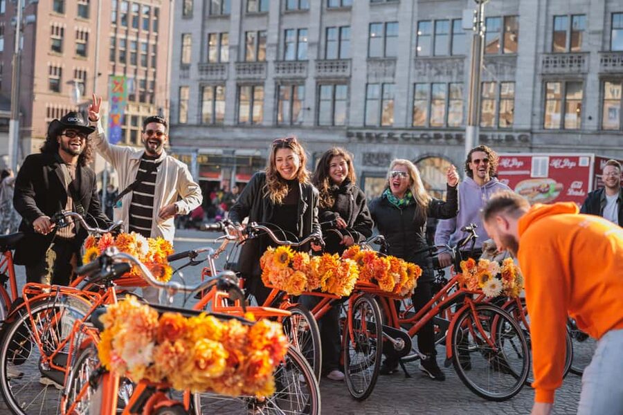 Amsterdam: Top Highlights Guided Bike Tour EN/DE/ES/FR/IT/CN - The Red Light District, Leidse Square, and Vondelpark