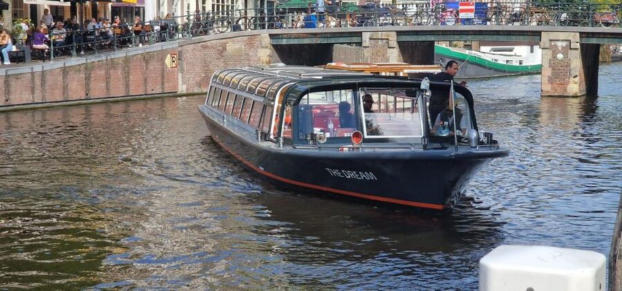 Amsterdam: Traditional Canal Cruise with Bar on Board - Key points to know before you book