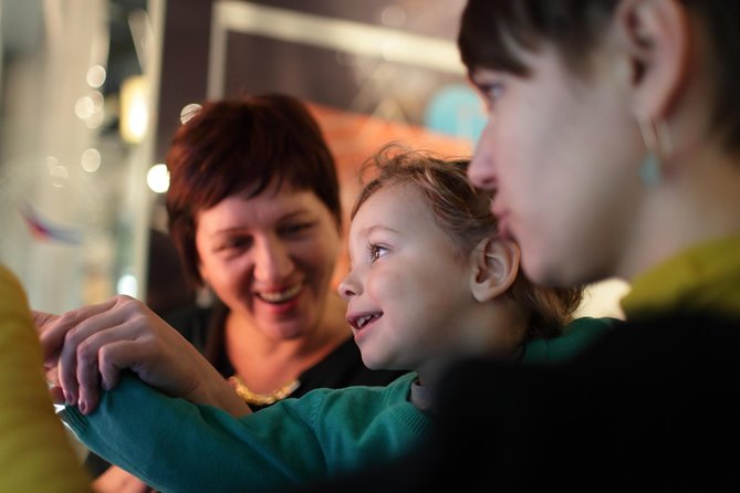 Amsterdam Van Gogh Museum Private Tour for Kids & Families - Key points for families at the Van Gogh Museum
