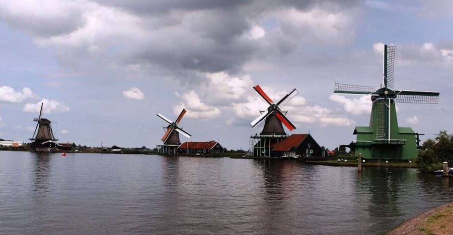 Amsterdam: Volendam, Windmill, and Cheese Farm Private Tour - Cheese tasting with a lesson attached