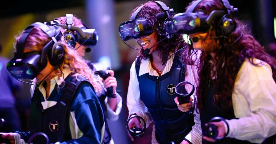 Amsterdam: VR Game Park Free-Roaming Experience - A physical VR game behind the A’DAM Toren