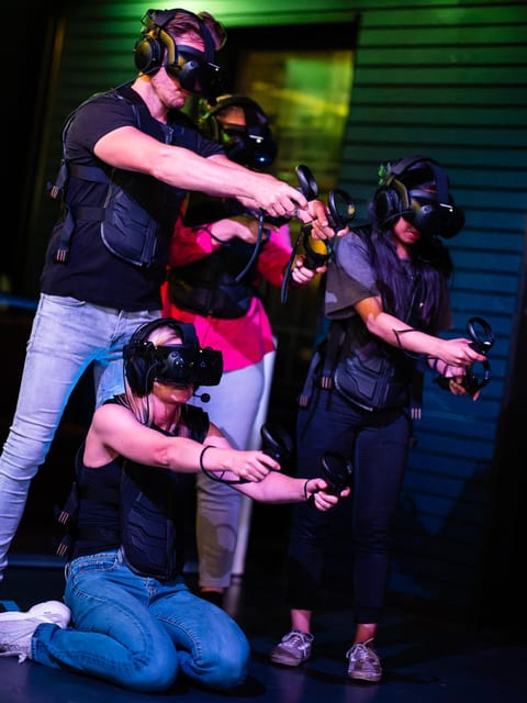 Amsterdam: VR Starter Pack with 6 Tokens - Arriving Behind A’DAM Toren
