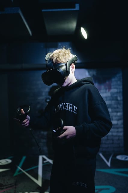 Amsterdam: VR Starter Pack with 6 Tokens - Choosing Between Shooting, Escape Rooms, and Racing