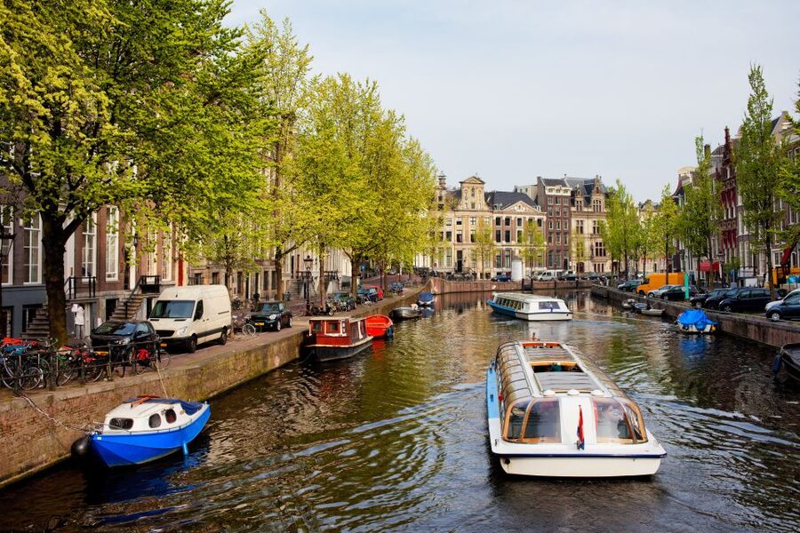 Amsterdam Walking Tour and Canal Cruise - Jordaan reveals Amsterdam at walking speed