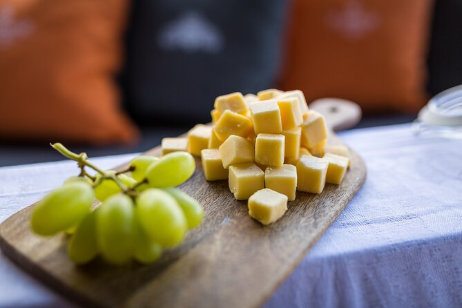 Amsterdam Walking Tour and Cruise with Drinks and Cheese Tasting - Muntplein and the flower market