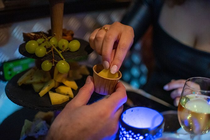 Amsterdam Wine and Cheese Guided Evening Cruise - When an evening cruise works best