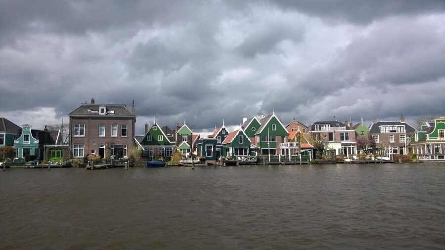 Amsterdam: Zaanse Schans 3-Hour Small Group Tour - Walking through the village and its past
