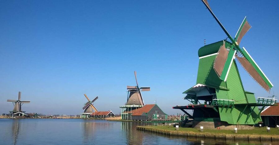 Amsterdam: Zaanse Schans 3-Hour Small Group Tour - Inside a working industrial windmill