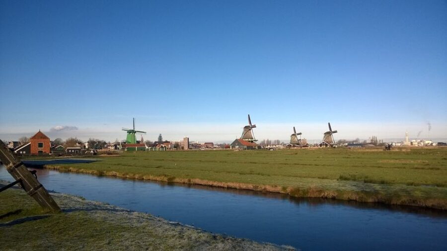 Amsterdam: Zaanse Schans 3-Hour Small Group Tour - Guide quality and the small-group advantage