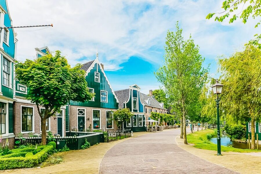 Amsterdam: Zaanse Schans, Edam, Volendam & Marken Bus Tour - Weather, food, and what to bring