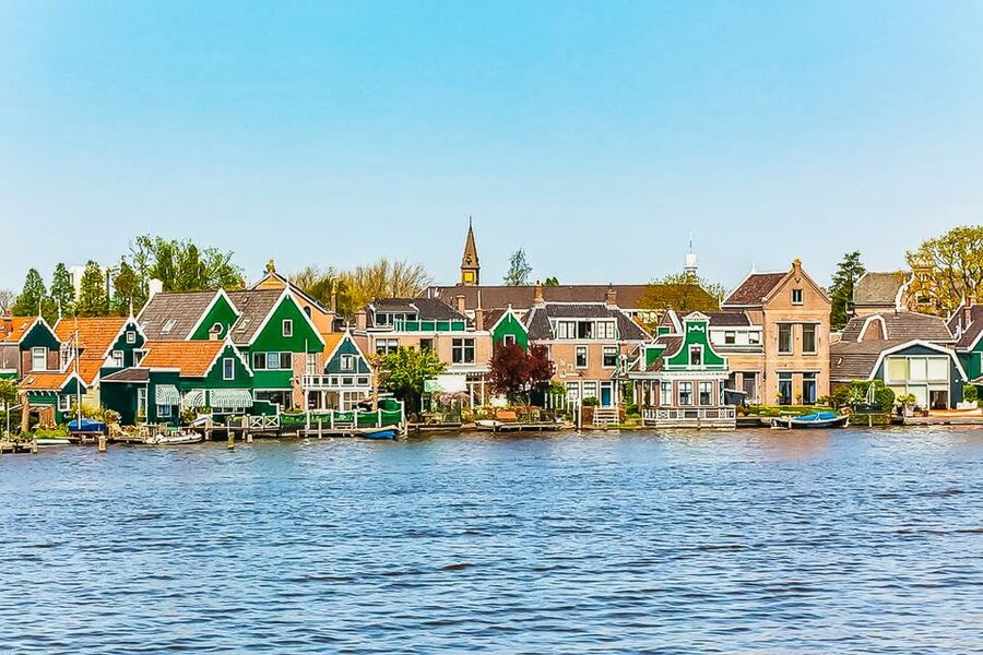 Amsterdam: Zaanse Schans, Edam, Volendam & Marken Bus Tour - Edam, cheese tasting, and a small-town pause