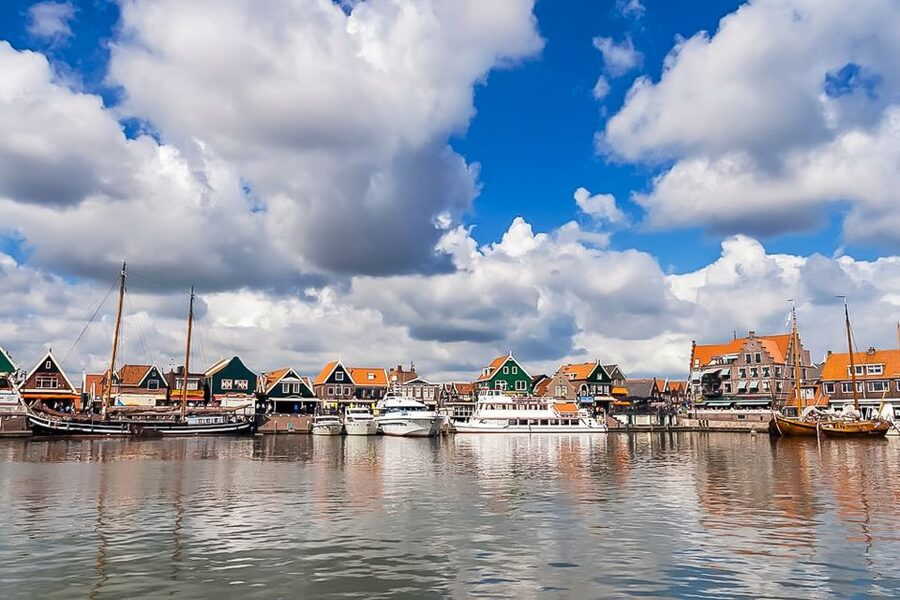 Amsterdam: Zaanse Schans, Edam, Volendam & Marken Bus Tour - Volendam, the liveliest village stop