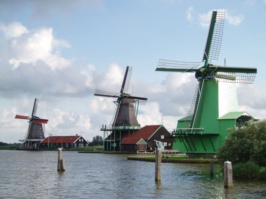 Amsterdam: Zaanse Schans Windmills Bike Tour with Guide - Getting from Amsterdam Centraal to the starting point
