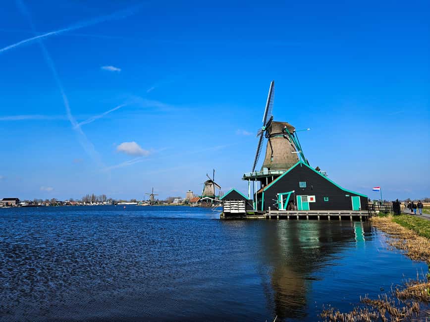 Amsterdam: Zaanse Schans windmills & Volendam Guided Tour - Why this half-day tour works from Amsterdam