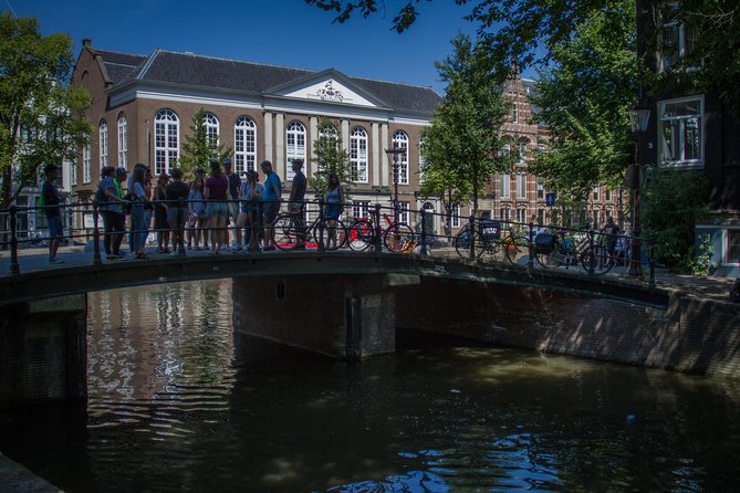 Anne Frank Walking Tour Amsterdam Including Jewish Cultural Quarter - What this Amsterdam experience really covers