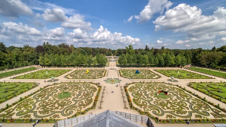 Apeldoorn: Het Loo Palace Entry Ticket - Exploring Willem and Marys baroque gardens