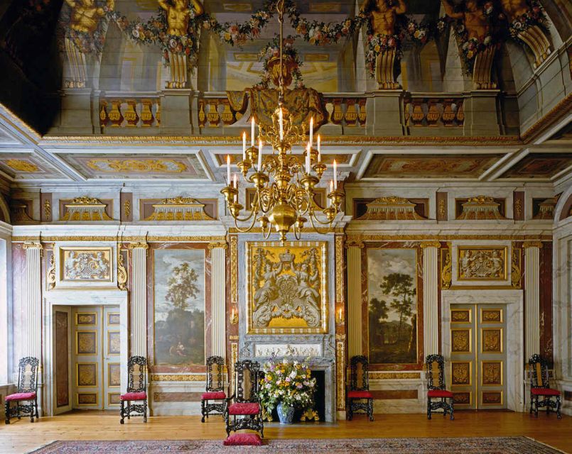 Apeldoorn: Het Loo Palace Entry Ticket - Royal carriages, cars, and changing times