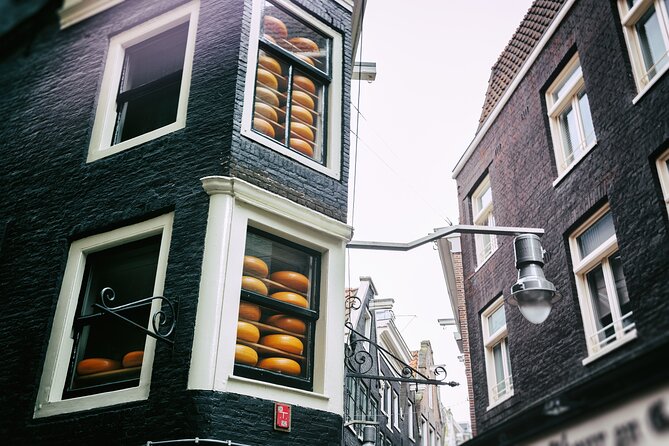 Authentic tour of Amsterdam: Jordaan, Ana Frank and Vondelpark - Finishing near Vondelpark