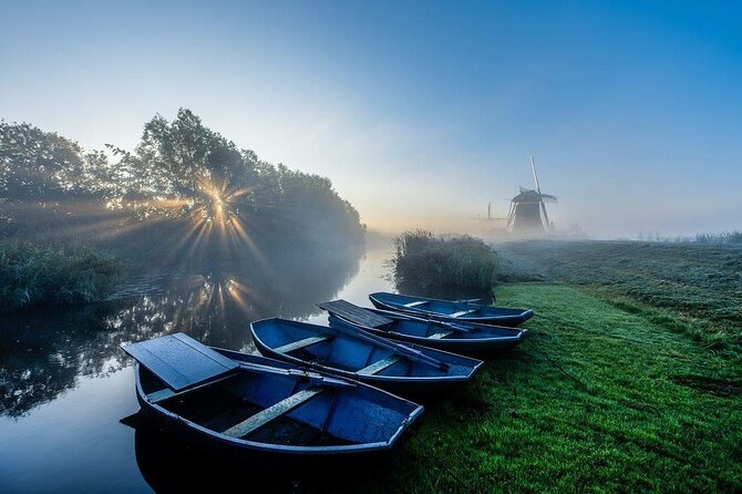 Best of Dutch Countryside: Giethoorn, Windmills, Secret Villages - Watching clogs take shape at Kooijman