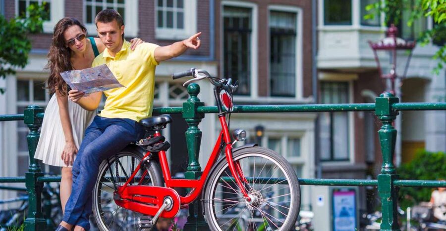 Bike Tour of Amsterdam Old Town, Top Attractions and Nature - Dam Square, the Old Church, and Central Station