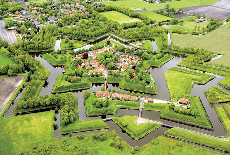 Bourtange: Fortress Museum Entry Ticket - The market square gives the fortress its character