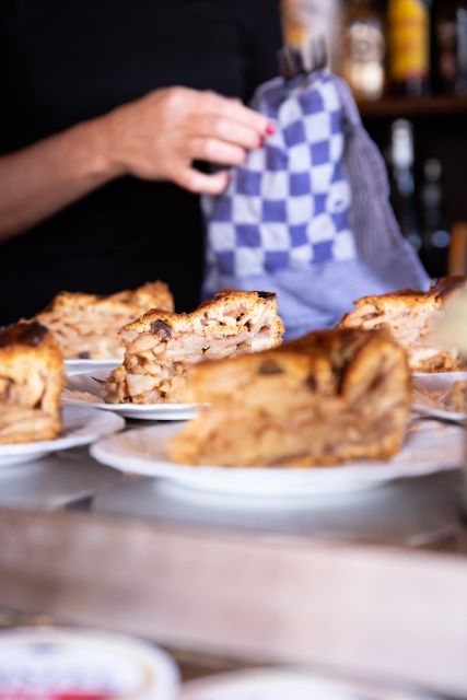 Boutique Dutch Food & History Tour with up to 8 guests only - Key points at a glance