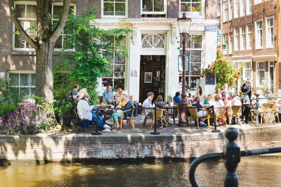 Boutique Dutch Food & History Tour with up to 8 guests only - Saturday: the Lindengracht market changes the mood