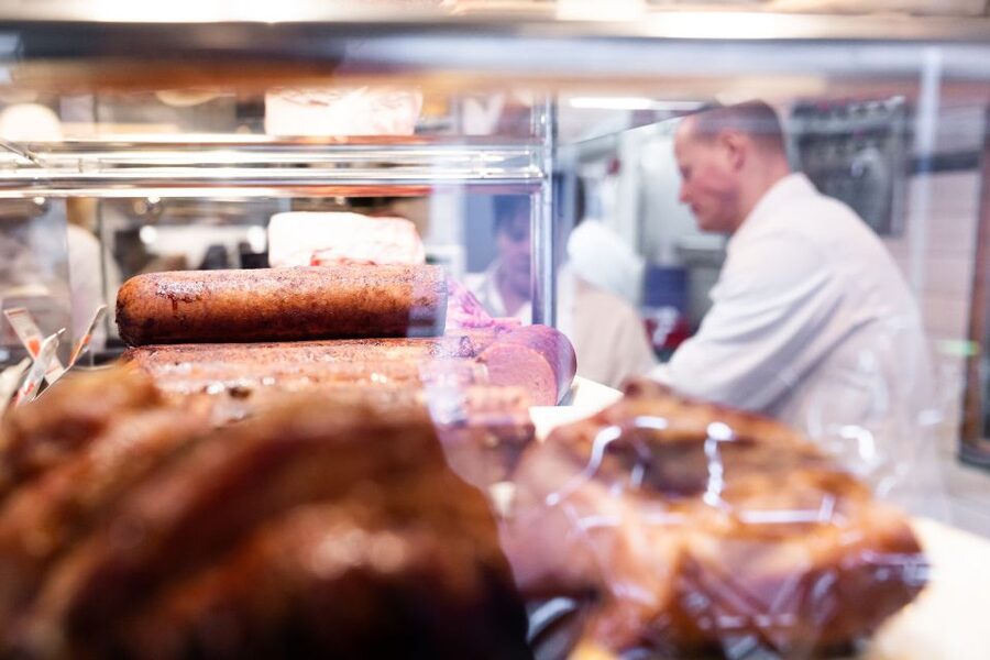 Boutique Dutch Food & History Tour with up to 8 guests only - Food portions, drinks, and the real value of $147