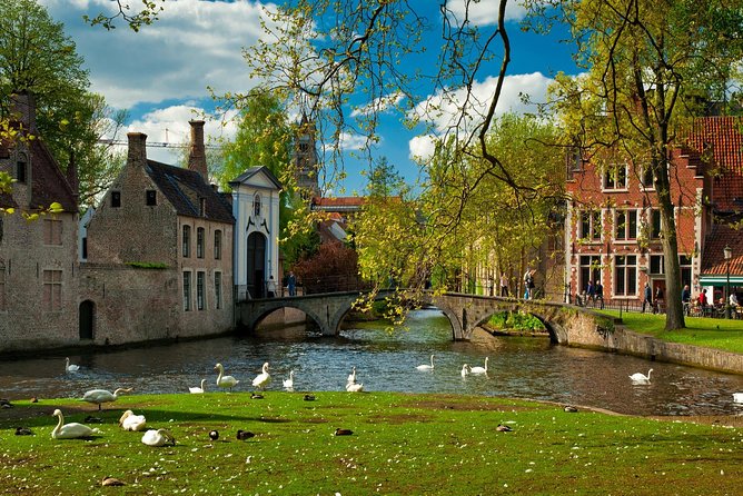 Bruges bus tour from Amsterdam - Chocolate, beer, and medieval houses