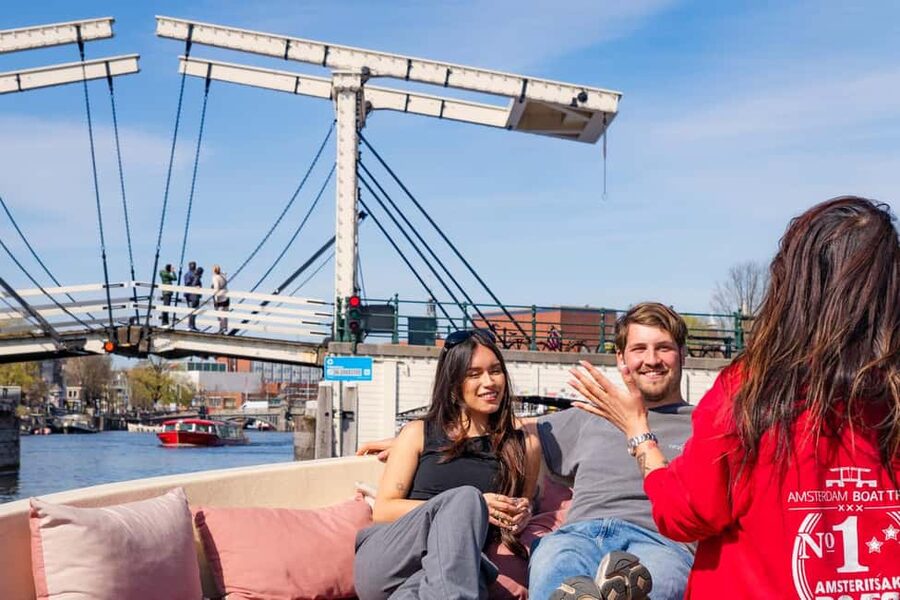 CHEESE AND DRINKS TOUR: A TASTE OF AMSTERDAM ON THE CANALS - Central Station and the Eastern Docklands