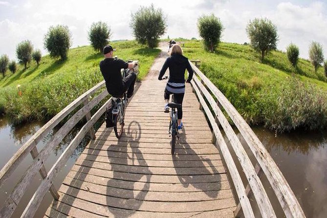 Cheese, Canals & Windmill Countryside E-Bike Tour Amsterdam - Zunderdorp: a small village with a traditional feel