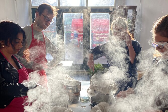 Cheese making workshop next to De Hallen, heart of Amsterdam - Tasting homemade cheese with a drink