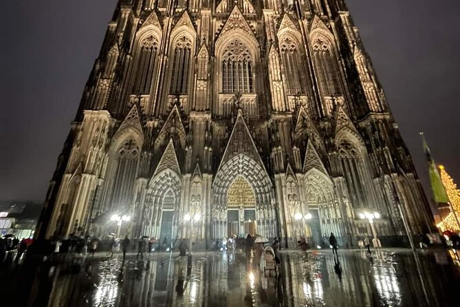 Cologne Small-Group Day Tour from Amsterdam - Cologne Cathedral in its Christmas setting