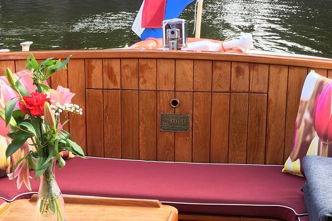 Cruise Amsterdam like a Local — Small Group 12 pax - Why this small Amsterdam cruise feels different